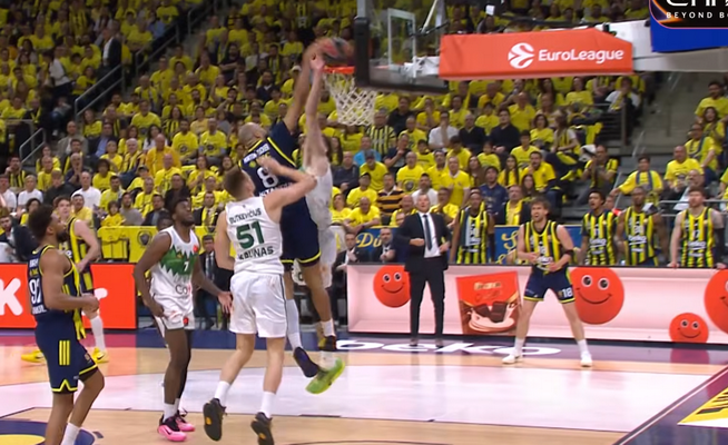 T. Hortono-Tuckerio dėjimas per Ą. Tubelį - gražiausias ketvirtfinalio epizodas