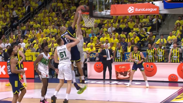 T. Hortono-Tuckerio dėjimas per Ą. Tubelį - gražiausias ketvirtfinalio epizodas