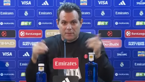 D. Itoudis surengė šou spaudos konferencijoje: „Gal jūs žinote kažką, ko aš nežinau?“