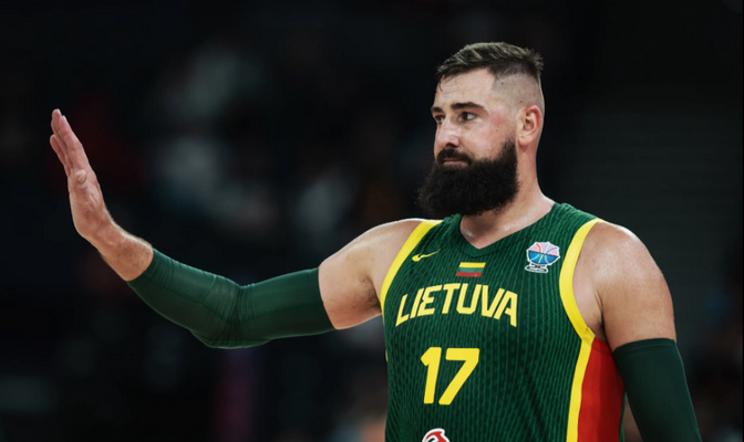 Rimtas konkurentas „Žalgiriui“: „Hapoel“ siūlo įspūdingą kontraktą J. Valančiūnui