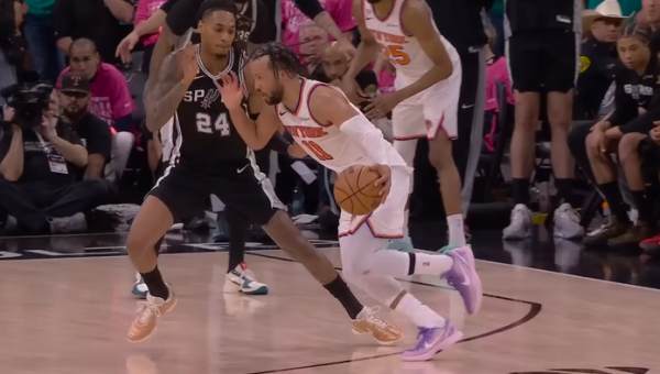 „Knicks“ pergalingai pradėjo NBA finalą (VIDEO)