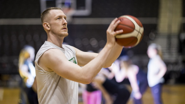 „Anadolu Efes“ atsisveikino su R. Šmitu (Jo vietą komandoje užims D. Šaričius)