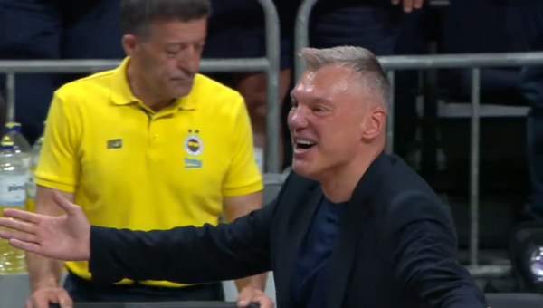 Šaras išvarytas pirmajame kėlinyje, „Fenerbahče“ išlygino finalo serijos rezultatą
