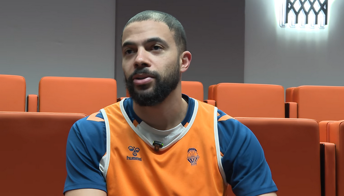 „Valencia“ gretas palikęs D. Thompsonas kelsis į Italiją