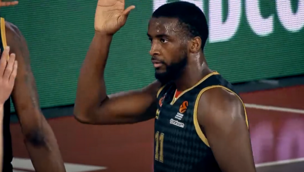 Geriausiai besiginantis Eurolygos krepšininkas karjerą tęs NBA