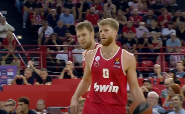 „Dubai“ pasiūlymas sugriovė „Olympiacos“ ir Th. Walkupo santykius