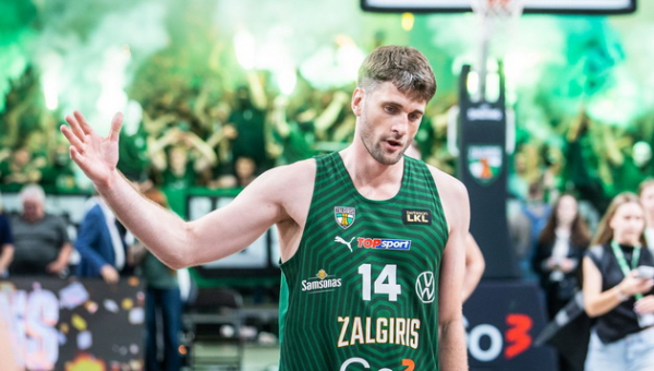 Atskleista, kokiais pinigais „Žalgiris“ įtikino D. Slevą pratęsti sutartį