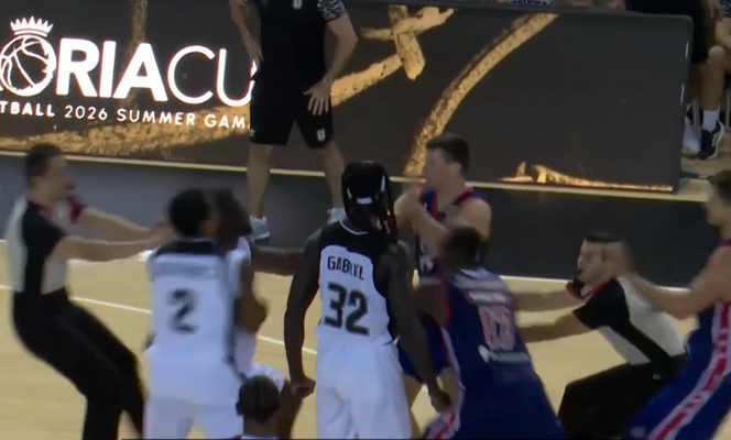 „Bešiktaš“ mačas su CSKA virto muštynėmis (VIDEO)