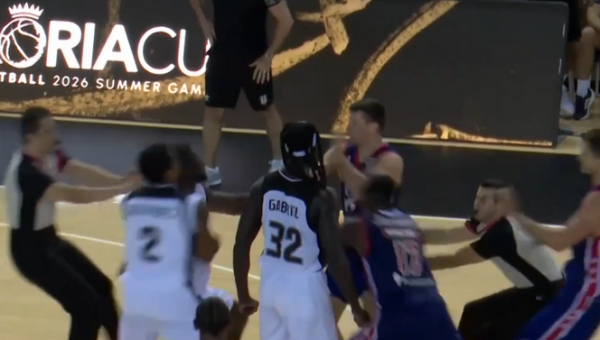 „Bešiktaš“ mačas su CSKA virto muštynėmis (VIDEO)