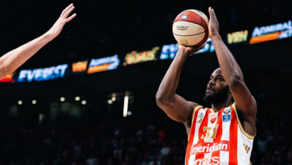 S. Ojeleye apie J. Valančiūną: „Jis yra puikus žaidėjas“