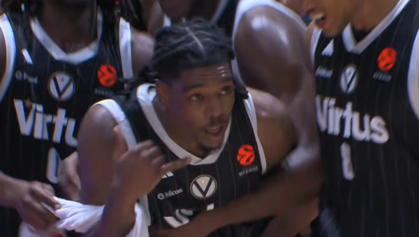 „Virtus“ puolėjo tritaškis parklupdė „Olympiacos“ (VIDEO)