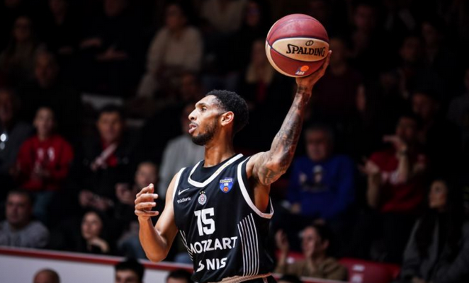 „Anadolu Efes“ pristatė naujoką, kuris pakeis iškritusį M. Jamesą