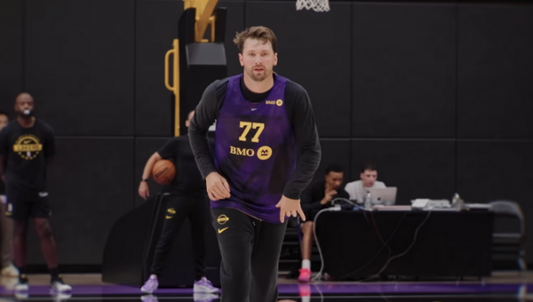 Ch. Parsonsas pajuokavo apie „Lakers“ sudėtį: jie velniškai per balti