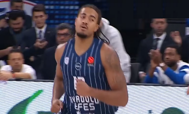 B. Dessertas išvyksta į NCAA – „Anadolu Efes“ gaus 750 tūkst. dolerių