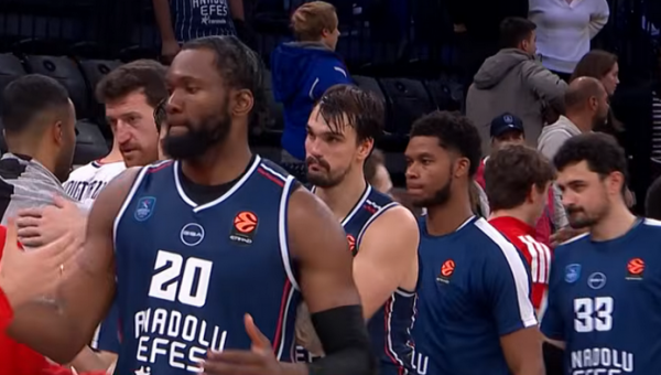 L. Walkerio debiutas nepadėjo: Stambulo derbį užtikrintai laimėjo „Anadolu Efes“